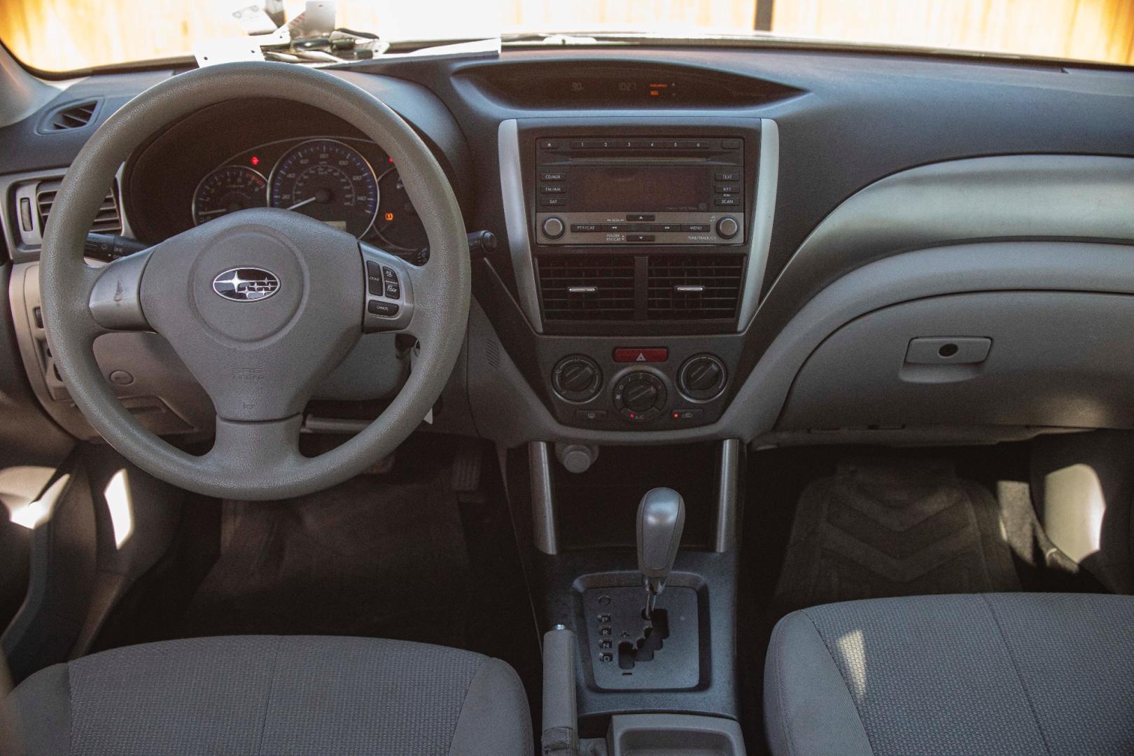 2012 GRAY SUBARU FORESTER 2.5X (JF2SHABC1CH) with an 2.5L H4 SOHC 16V engine, 4-SPEED AUTOMATIC transmission, located at 420 E. Kingsbury St., Seguin, TX, 78155, (830) 401-0495, 29.581060, -97.961647 - Photo#15